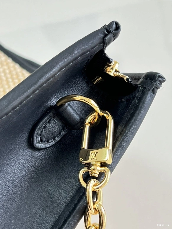 LOUIS TOILETRY ON POUCH CHAIN VUITTON 0726